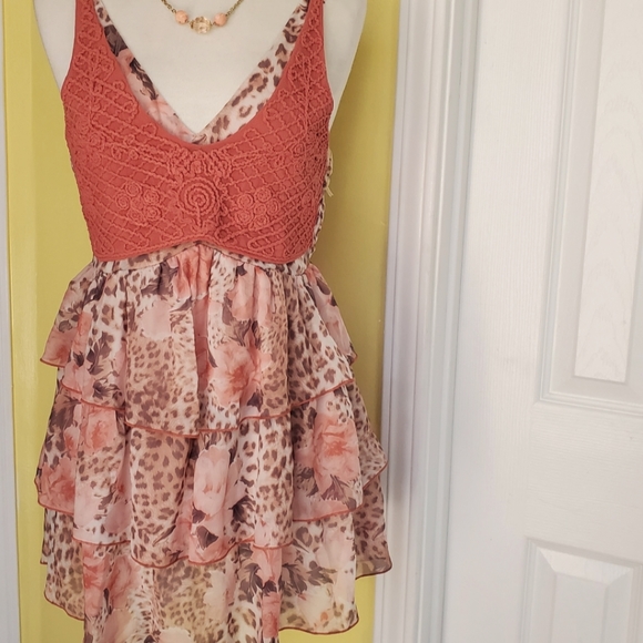 Marineblu Ruffled Top - Picture 2 of 4